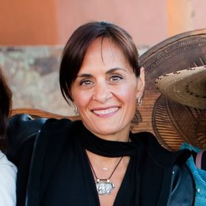 Meet your Posher, Niloofar